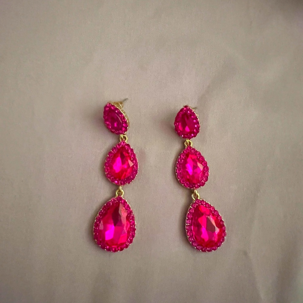 Super light weight fuchsia earrings